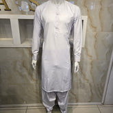 214 white Simple and sophisticated collarless suit