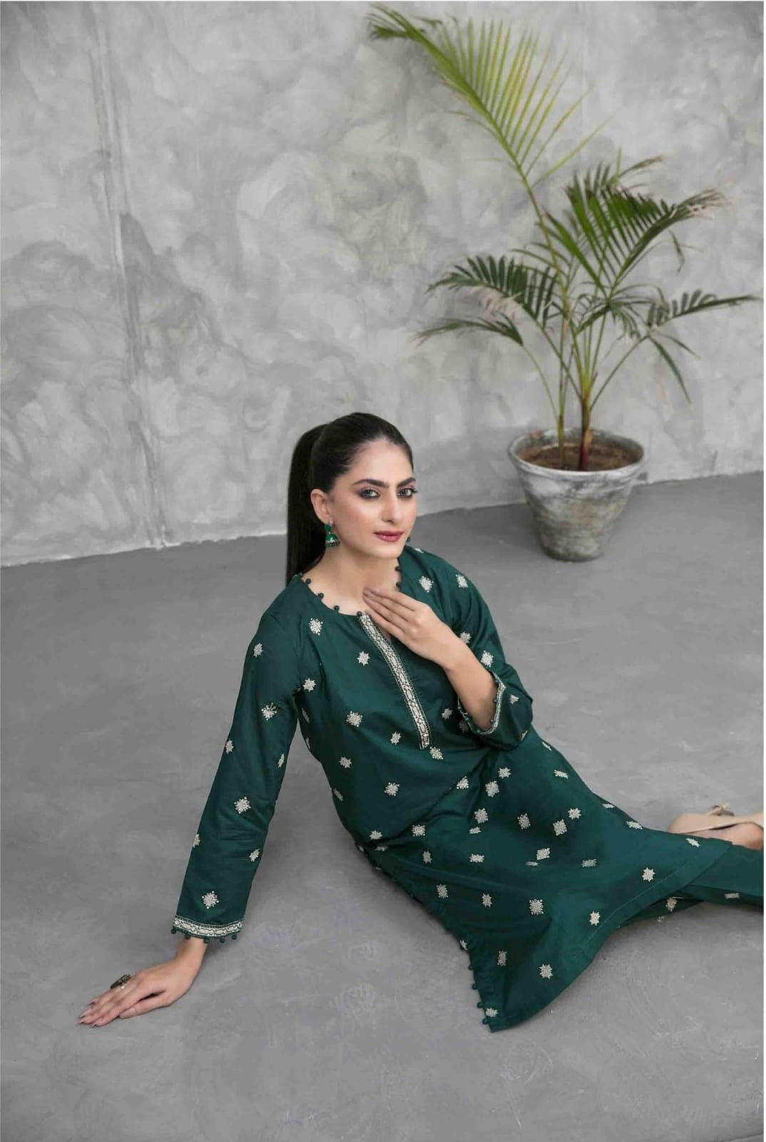 Zuri bottle green colour two piece