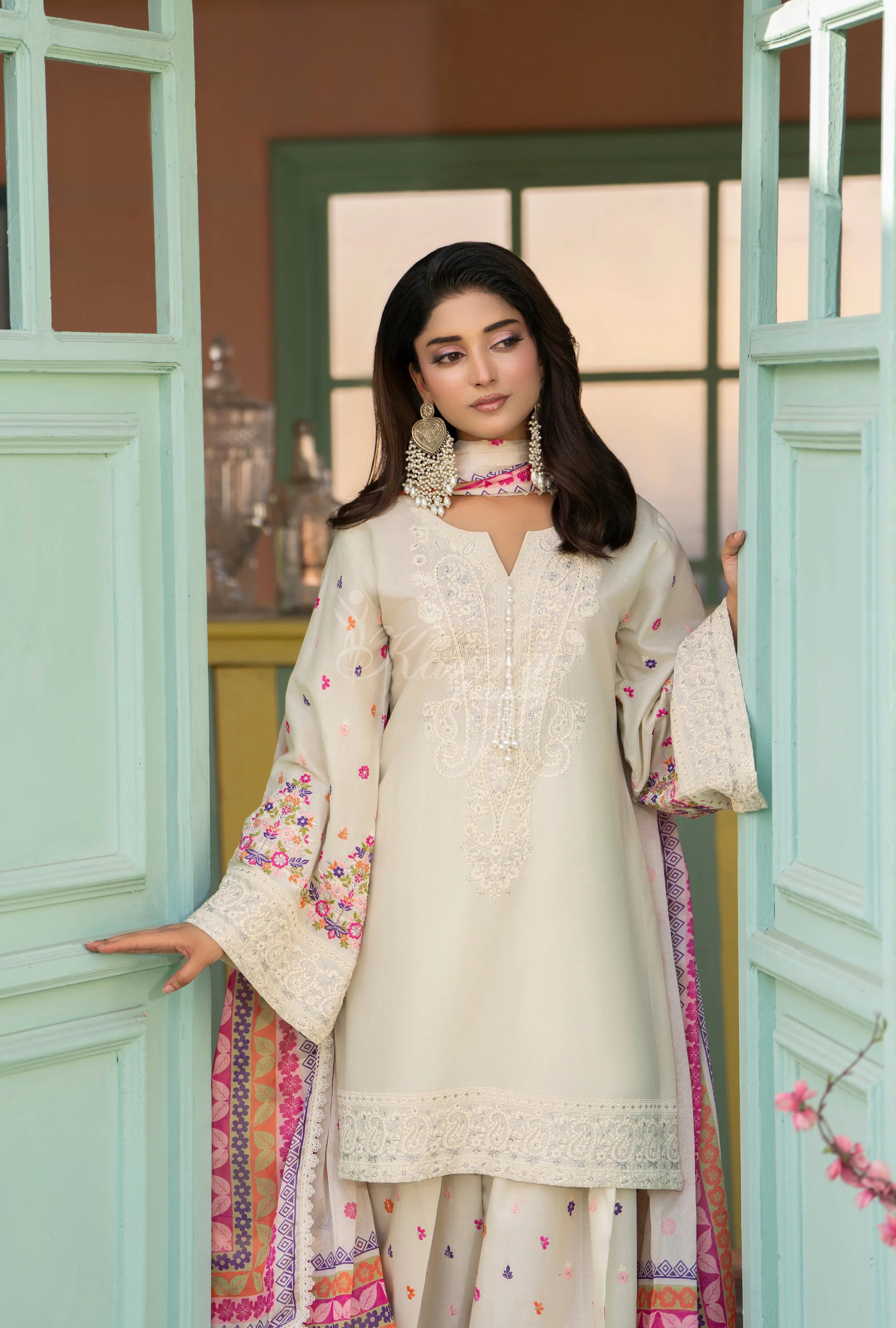 Original karma collection 3pc outfit with embroidery farshi Shalwar ANTIQUE PEARL
KC-1556