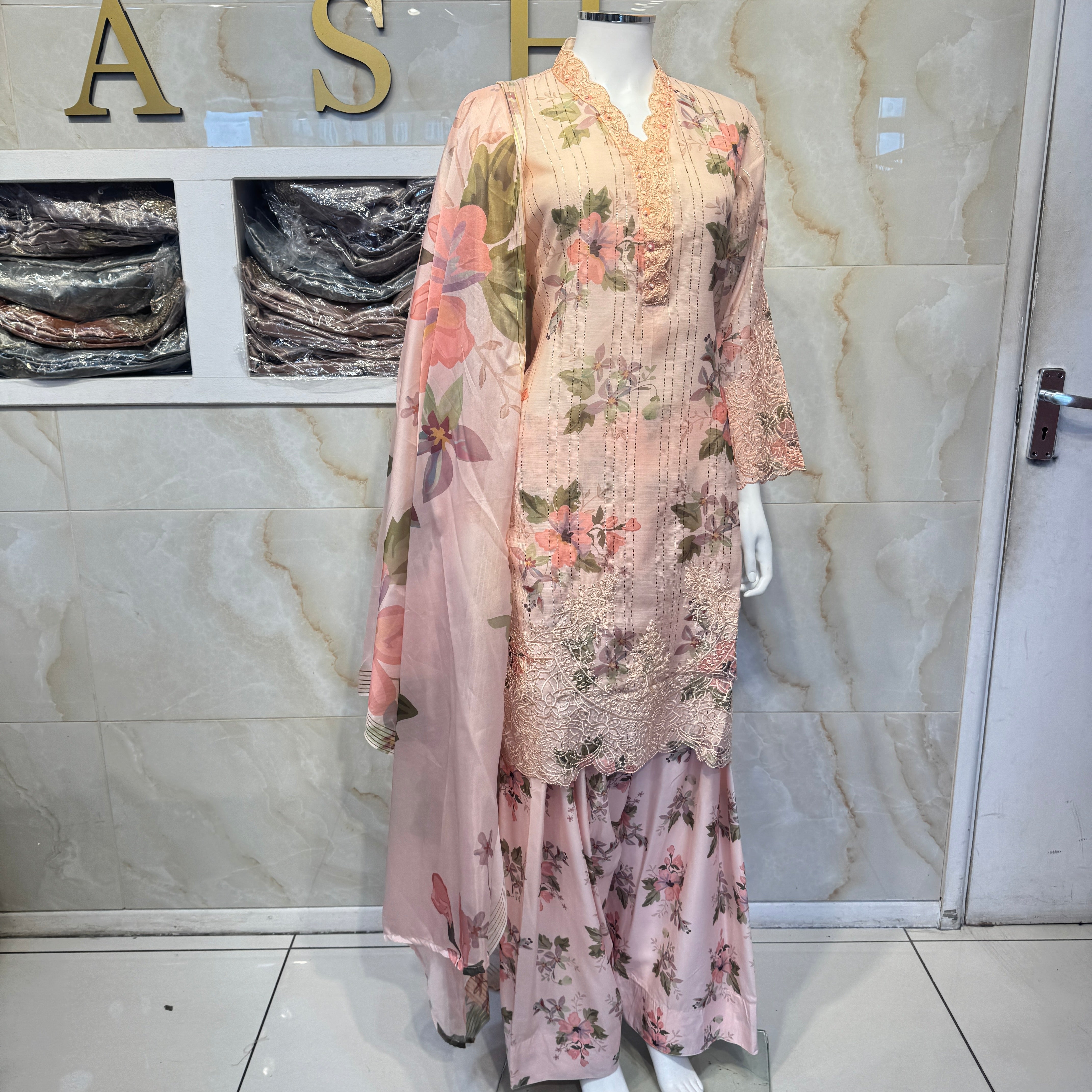 Arpeach Floral Farshi Shalwaar Women's Wear - Elegant Floral Design for Women's Fashion