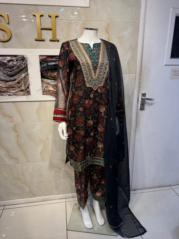 AR Black Ethnic style chiffon suit
