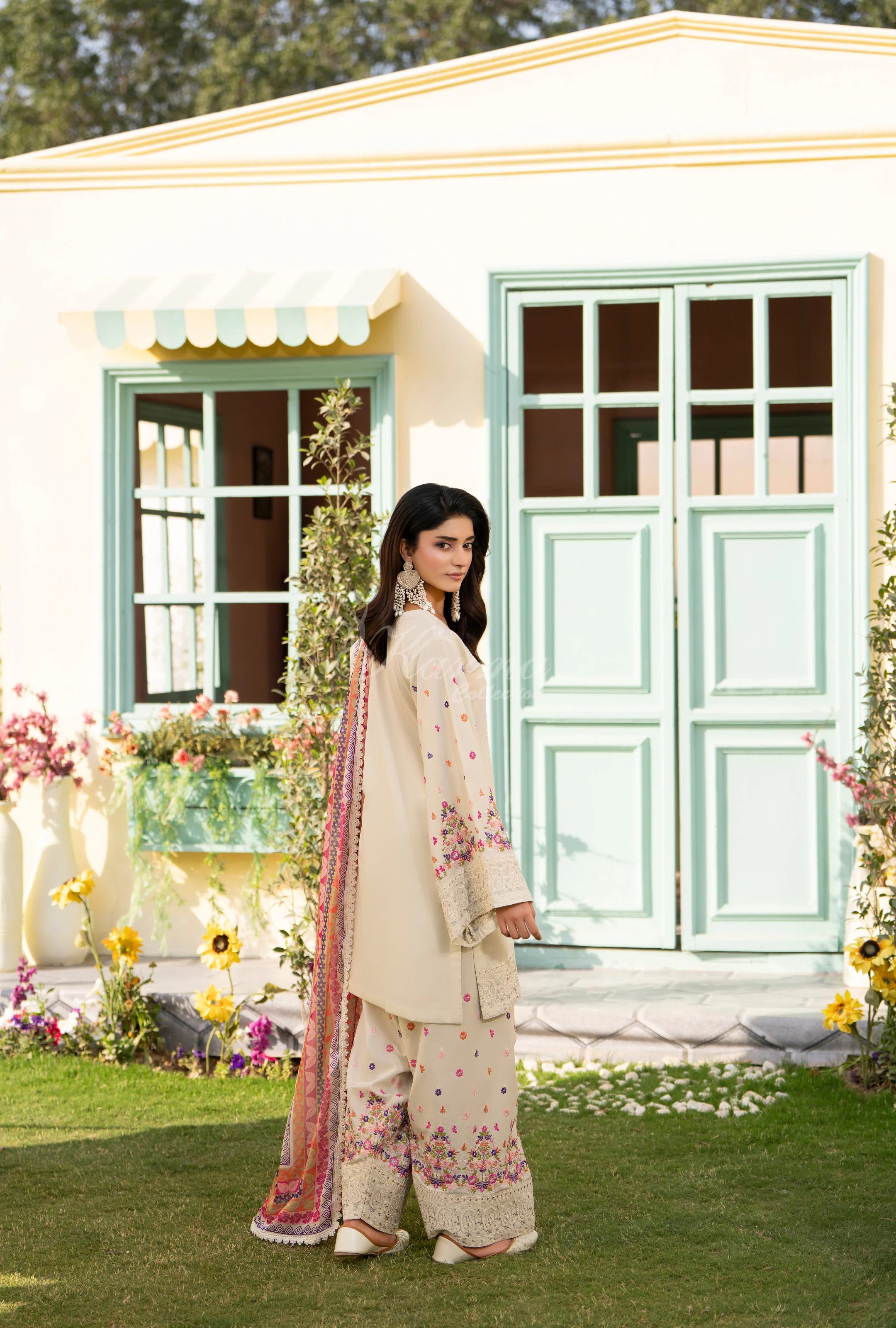 Original karma collection 3pc outfit with embroidery farshi Shalwar ANTIQUE PEARL
KC-1556