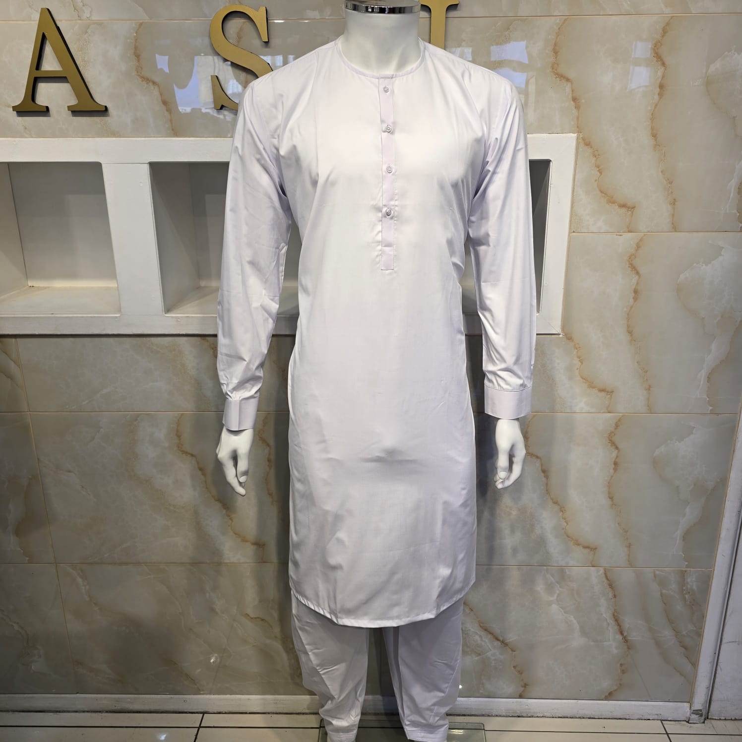 214 white Simple and sophisticated collarless suit